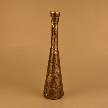 सजाए गए कांच की बोतल के आकार का फूलदान