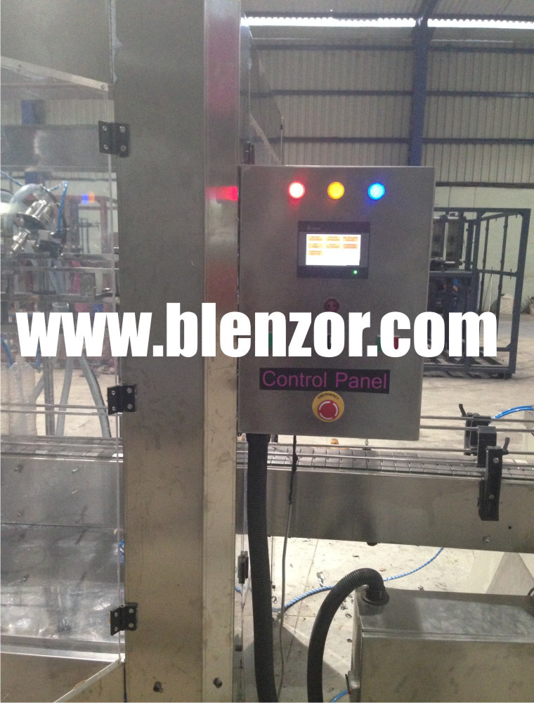 Complete Automatic Lubricant Oil Filling Machine Capacity: 5000 Kg/hr