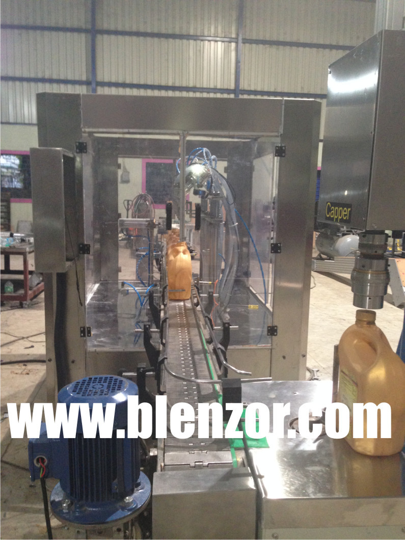 Complete Automatic Lubricant Oil Filling Machine Capacity: 5000 Kg/hr