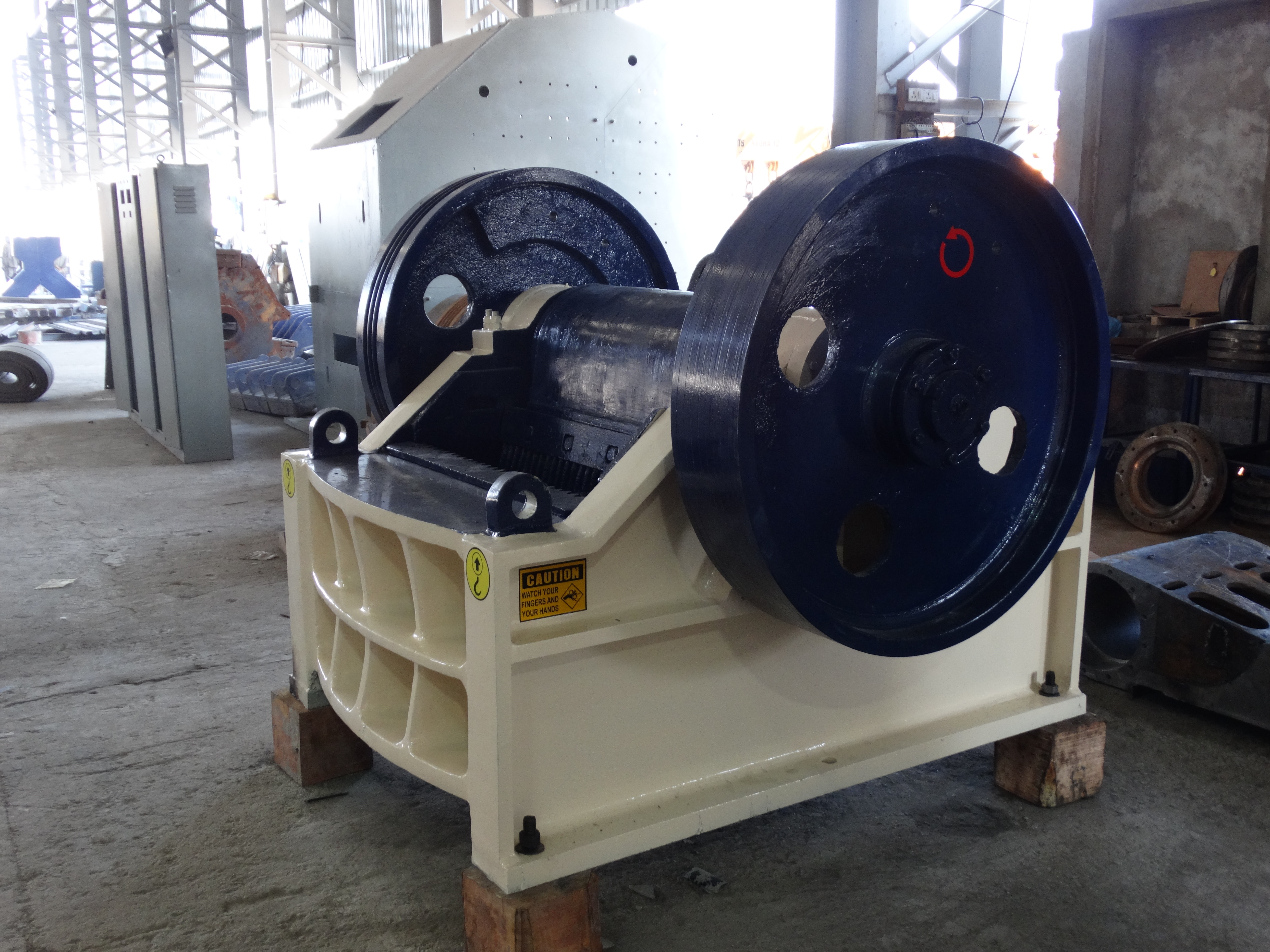 Stone Crusher - Steel Construction, Varying Dimensions, Electric Drive, Blue Finish | Automatic Lubrication, High Productivity, Low Power Consumption, Longer Life, Lower Maintenance, Simple Gap Setting