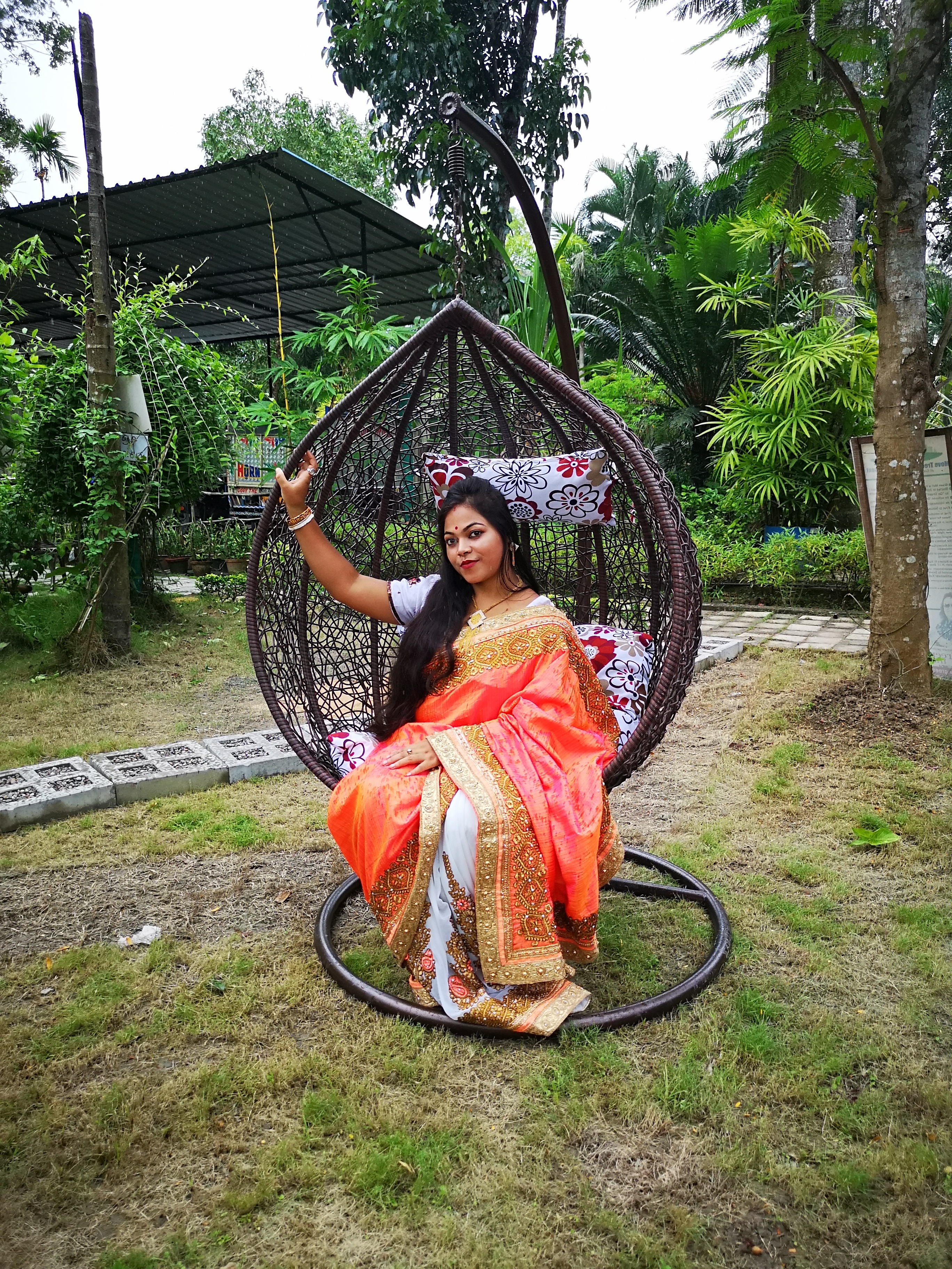 Garden Jhula - Synthetic Fiber, 203 Cm Height X 112 Cm Diameter | Cushioned Seat, Stylish Design, Durable Metal Frame, Ideal For Garden Use