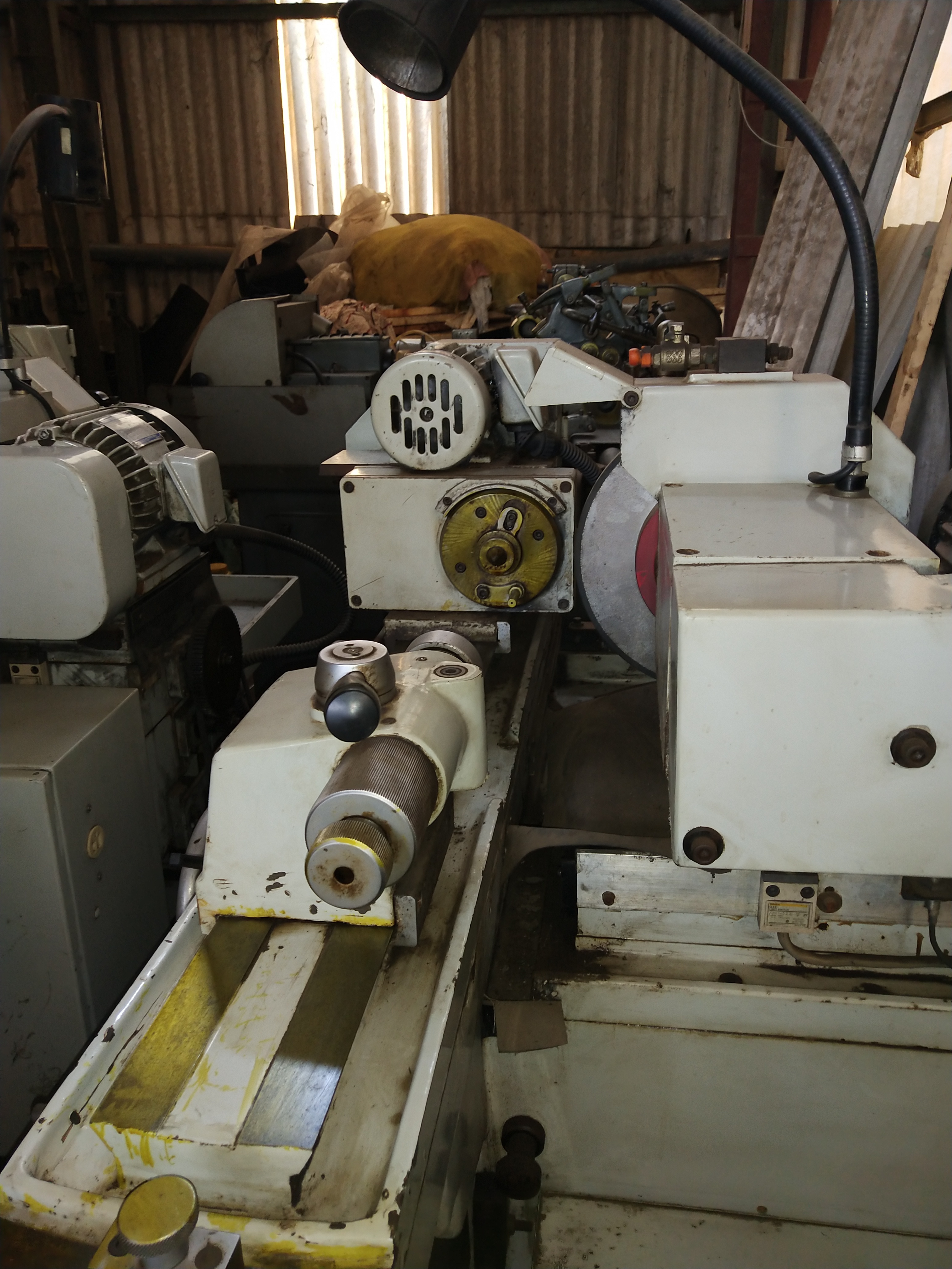 Cylindrical Rendering Machine - Cast Iron, 1800x1000x1500 Mm, 1500 Kg | Features: High Precision, Durable Design, Efficient Operation, Easy Maintenance, Versatile Applications