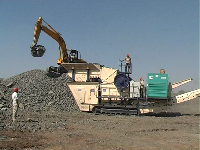 Mobile Crushing Plant - Steel, 12m X 3m X 4m, 100-200 Tph | High Mobility, Cost-effective, Compact Design, Easy Operation, Reduced Logistics