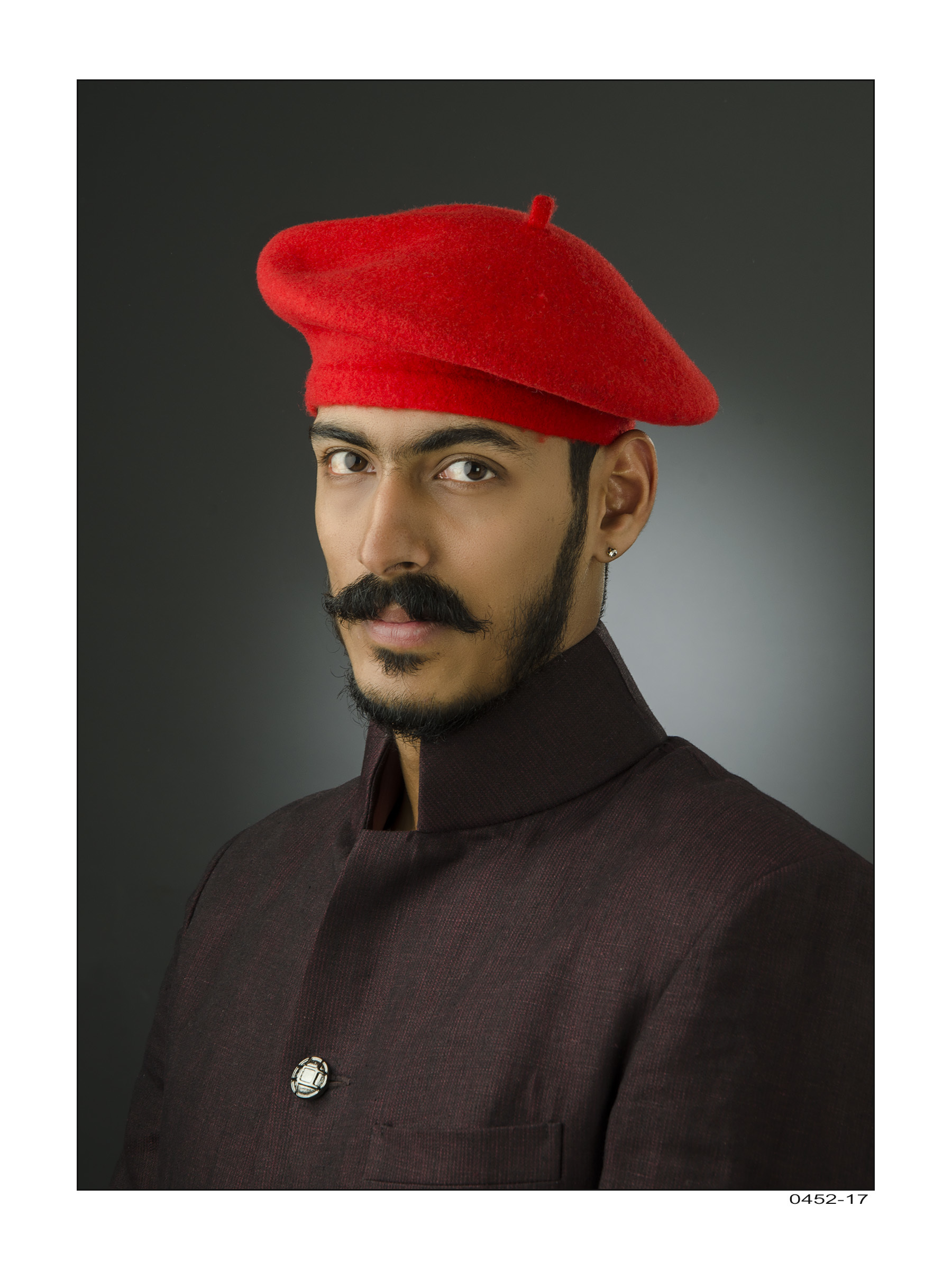 Beret Caps 100% Pure Wool, Oval Shape Design In Spectrum Of