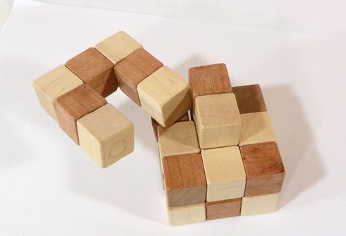 Natural Snake Cube