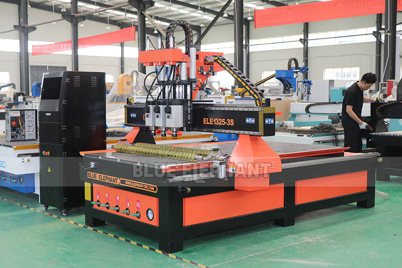Metal 1325 Pneumatic System Three Spindles Cnc Router For Wood Furniture