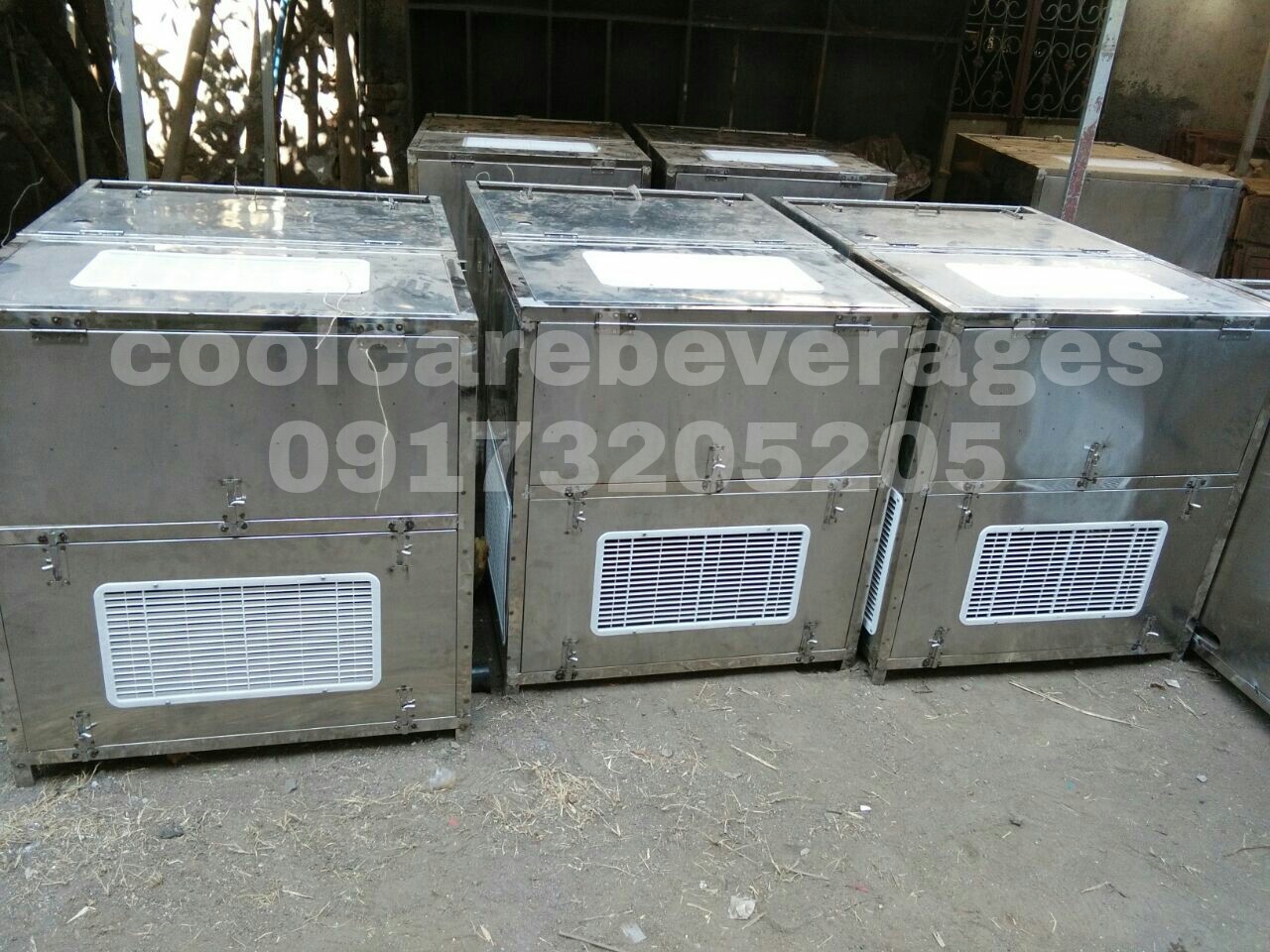 As Per Customer Requirement 10+2 Soda Van Machine