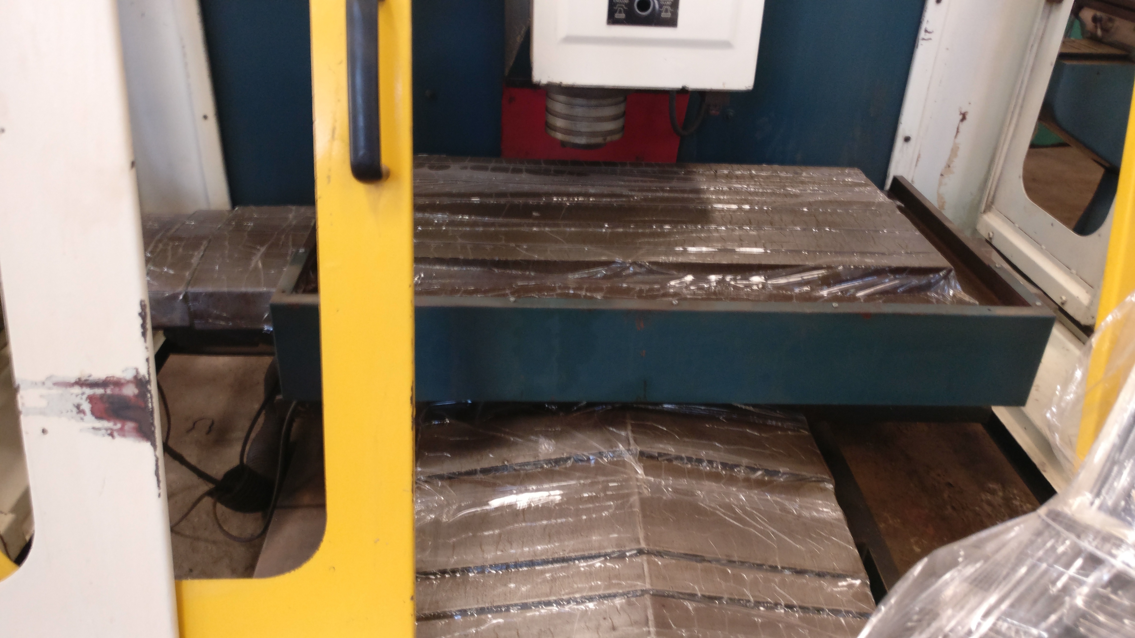 Vertical Milling Center - Table 1000x500mm Travel 800x500x500mm Atc 20 Fanuc Om Control Bt40 Taper Model Mcv800 Make Leadwell