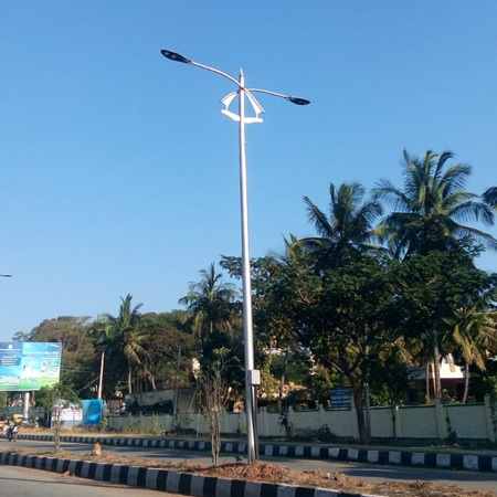 Double Arm Street Lighting Pole