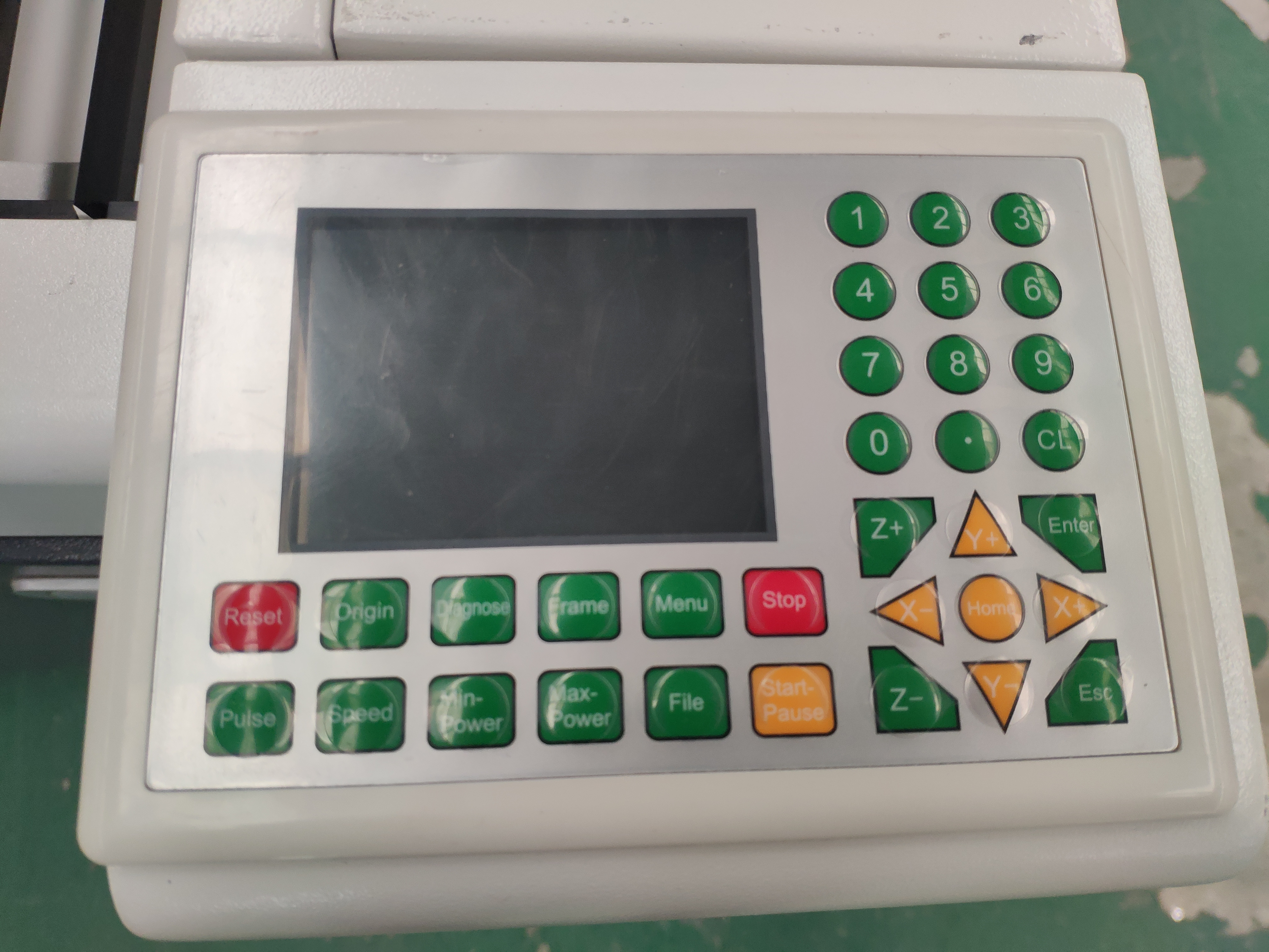 Automatic Multiple Materials Co2 Laser Cutting Machine