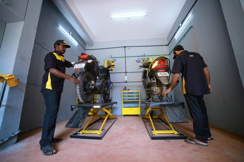 बाइक सर्विस रैंप