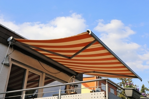 Retractable Awnings - Aluminum Frame, Customizable Dimensions, Red Acrylic Fabric | Manual Retraction, Wall-mounted Installation, 1 Year Warranty