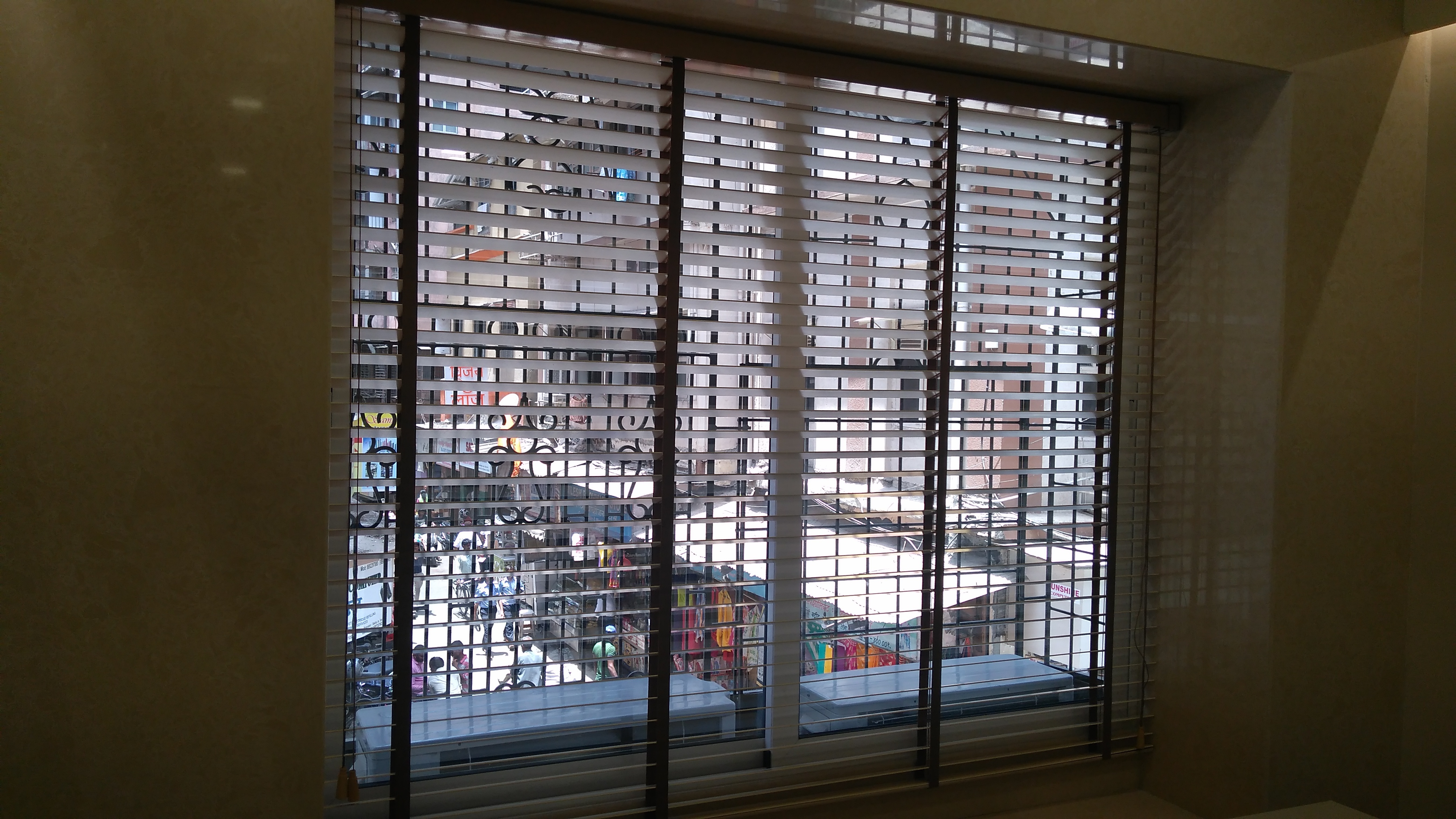 Wooden Venetian Blind - Wood Material