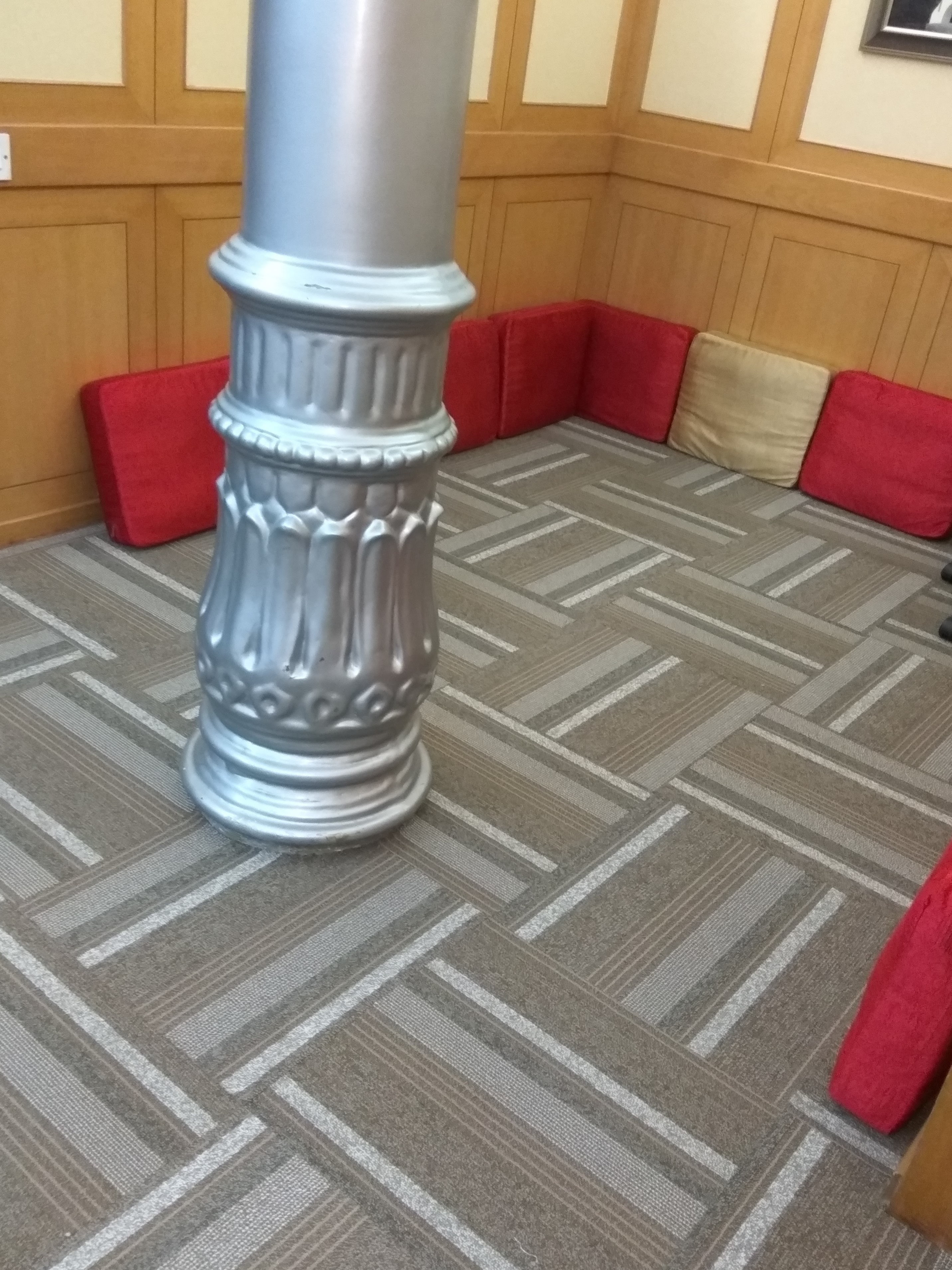 Multi Color Pp Carpet Tiles
