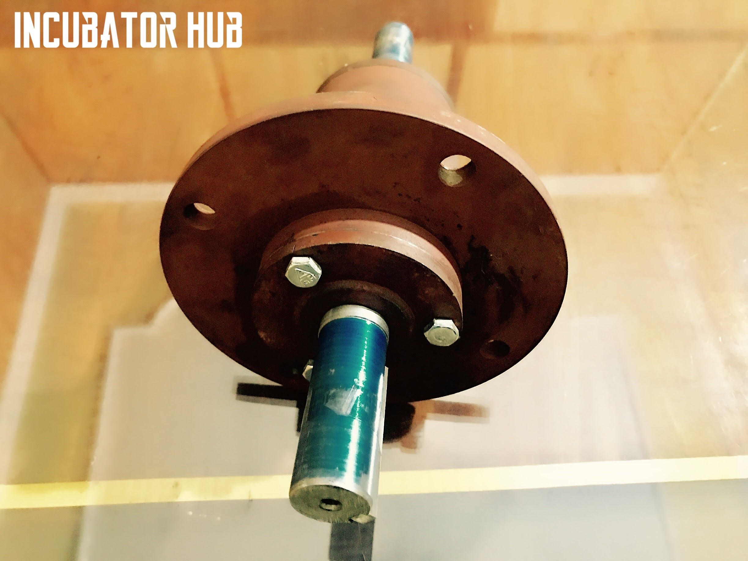 Blue And Black Incubator Fan Hub