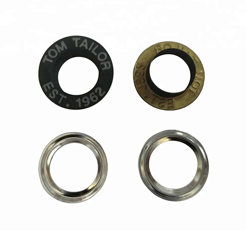 मैट ब्लैक इनेमल कोटेड शूज़ आईलेट्स