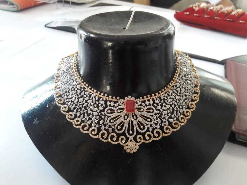 डायमंड गोल्ड नेकलेस