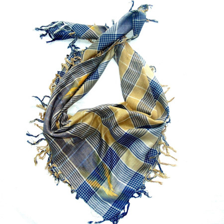 स्क्वायर चेक स्कार्व्स