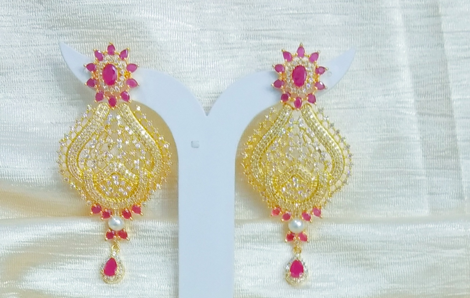 Red & White Imitation Necklace