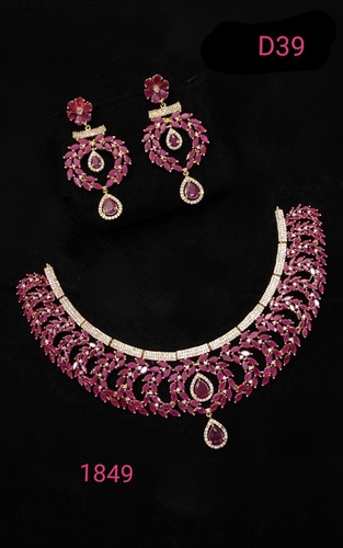 लाल और सफेद नकली हार