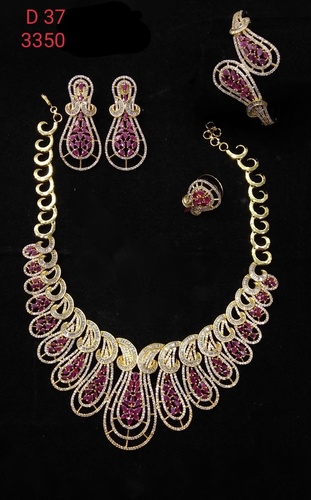 Red & White Imitation Necklace