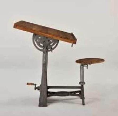 CRANK TABLE WITH SEAT