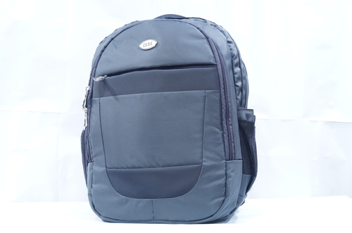 पनरोक लैपटॉप बैग