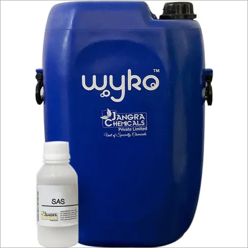 Vinyl And Leather Polish - Silicone Liquid, 50 kg Minimum Order Quantity | Universal Use on Plastic, Leather, Vinyl, Rubber Surfaces, Excellent Spreadability