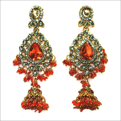 सिल्वर कोटेड कुंदन झुमके