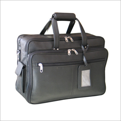 प्राचीन चमड़े का बैग