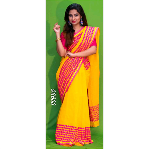 दर्पण कार्य साड़ी