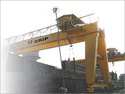 सेमी गैंट्री क्रेन