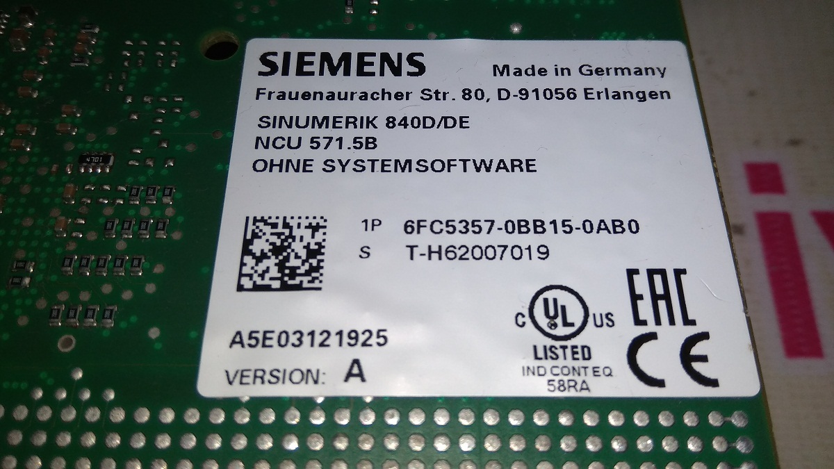 Siemens Sinumerik 840/de - Panel Mount 482x315x162 Mm, Integrated Plc, Multi-axis Cnc Control, High-resolution Lcd, Ethernet & Profibus Connectivity