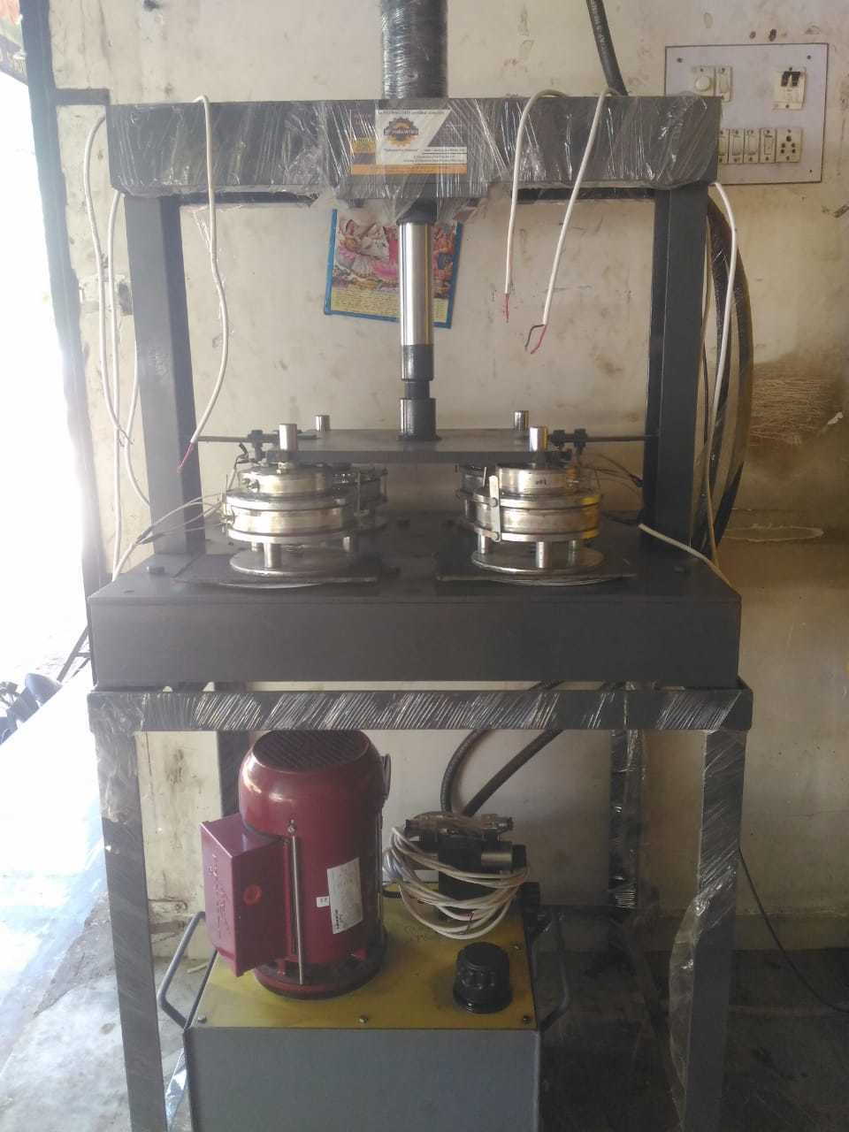 Hydraulic Paper Plate Machine - Paperboard Material, Max Plate Size 4" To 18", 240v | Semi-automatic, 6400-6800 Pieces/hour, 1-year Warranty, 250 Kg Weight
