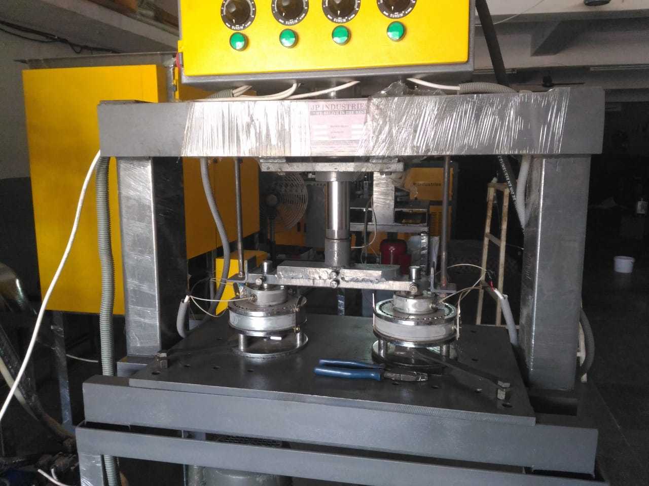 Hydraulic Paper Plate Machine - Paperboard Material, Max Plate Size 4" To 18", 240v | Semi-automatic, 6400-6800 Pieces/hour, 1-year Warranty, 250 Kg Weight