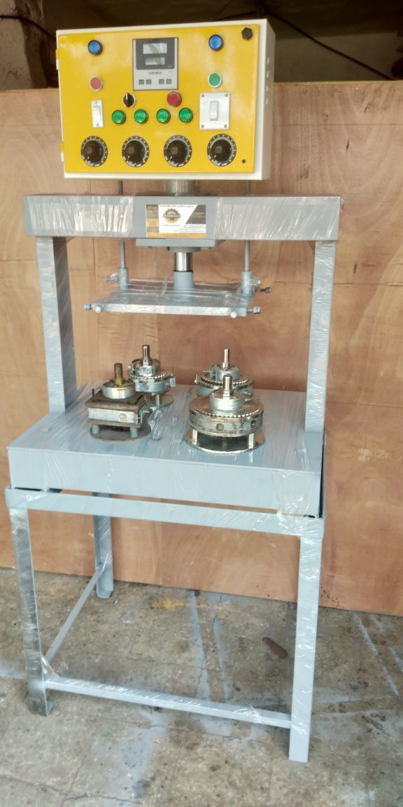 Yellow Hydraulic Plate Making Machine