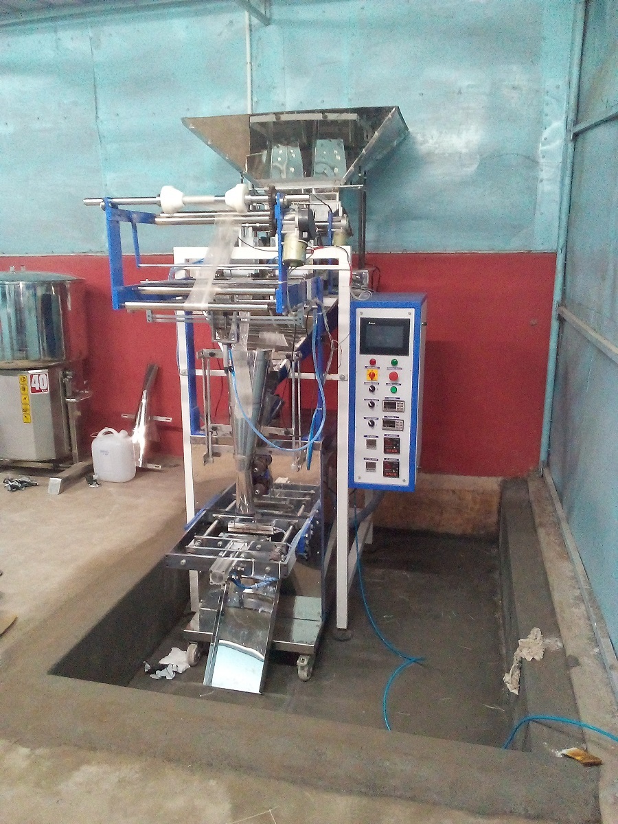 Grains Packing Machine - Stainless Steel, 4x4.5x7 Feet | Automatic, Plc Control, 10-1000 Gram Capacity, 40 Pouches/minute