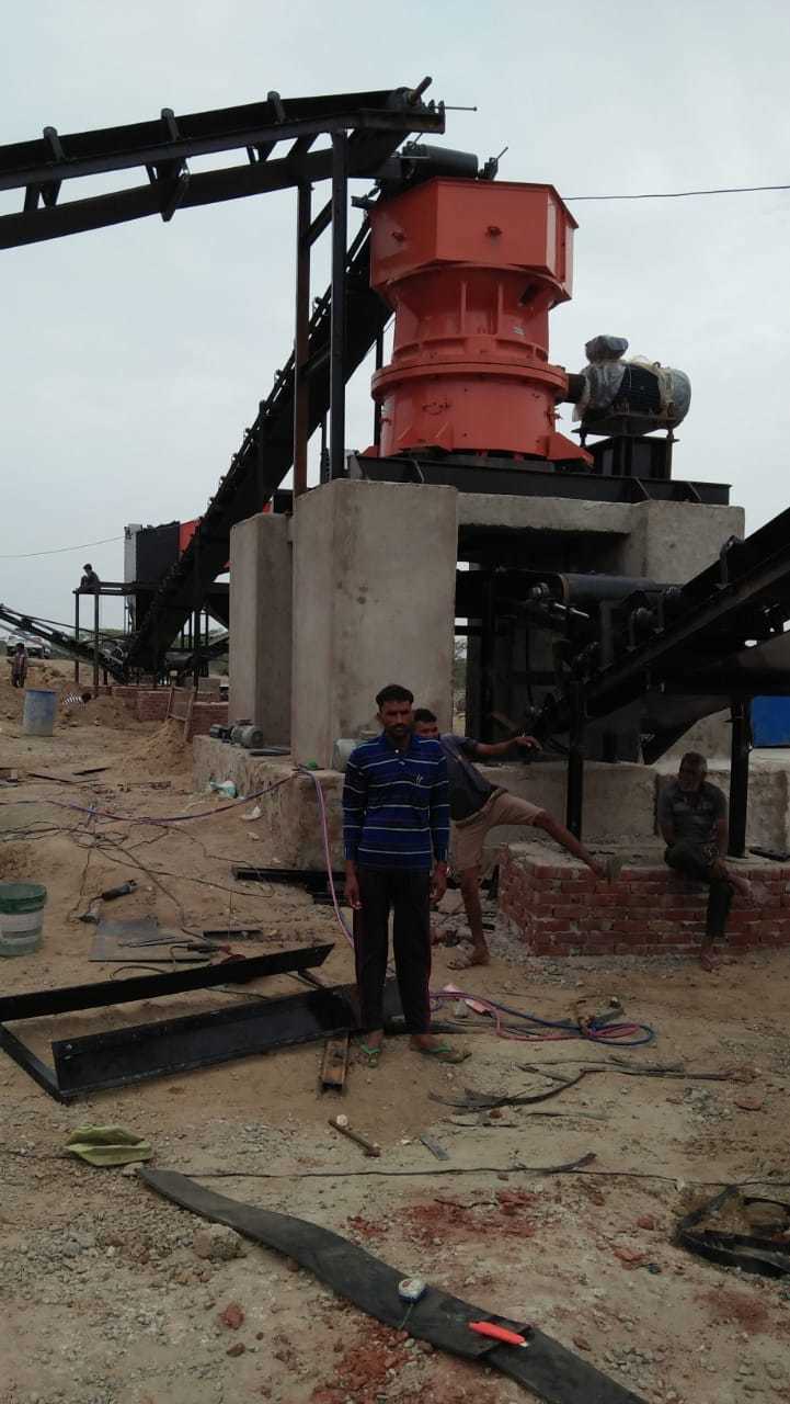 Cone Crusher - Dolomite, Granite, Stone, Limestone, Graphite, Slag, Iron Ore, Coal Crushing | Hydraulic Drive, Computerized, 1-year Warranty, Customizable Color, Manual Operation