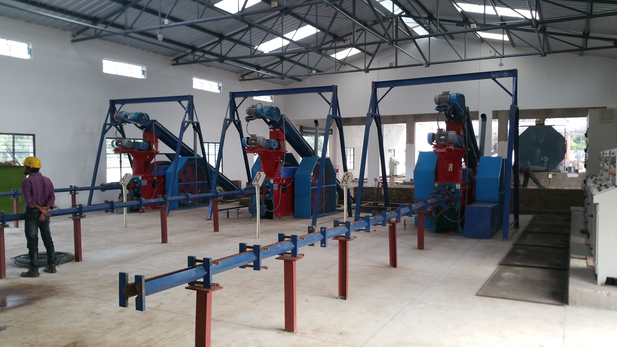 Hydraulic Industrial Briquette Making Machine - Briquette Size: 90 Mm
