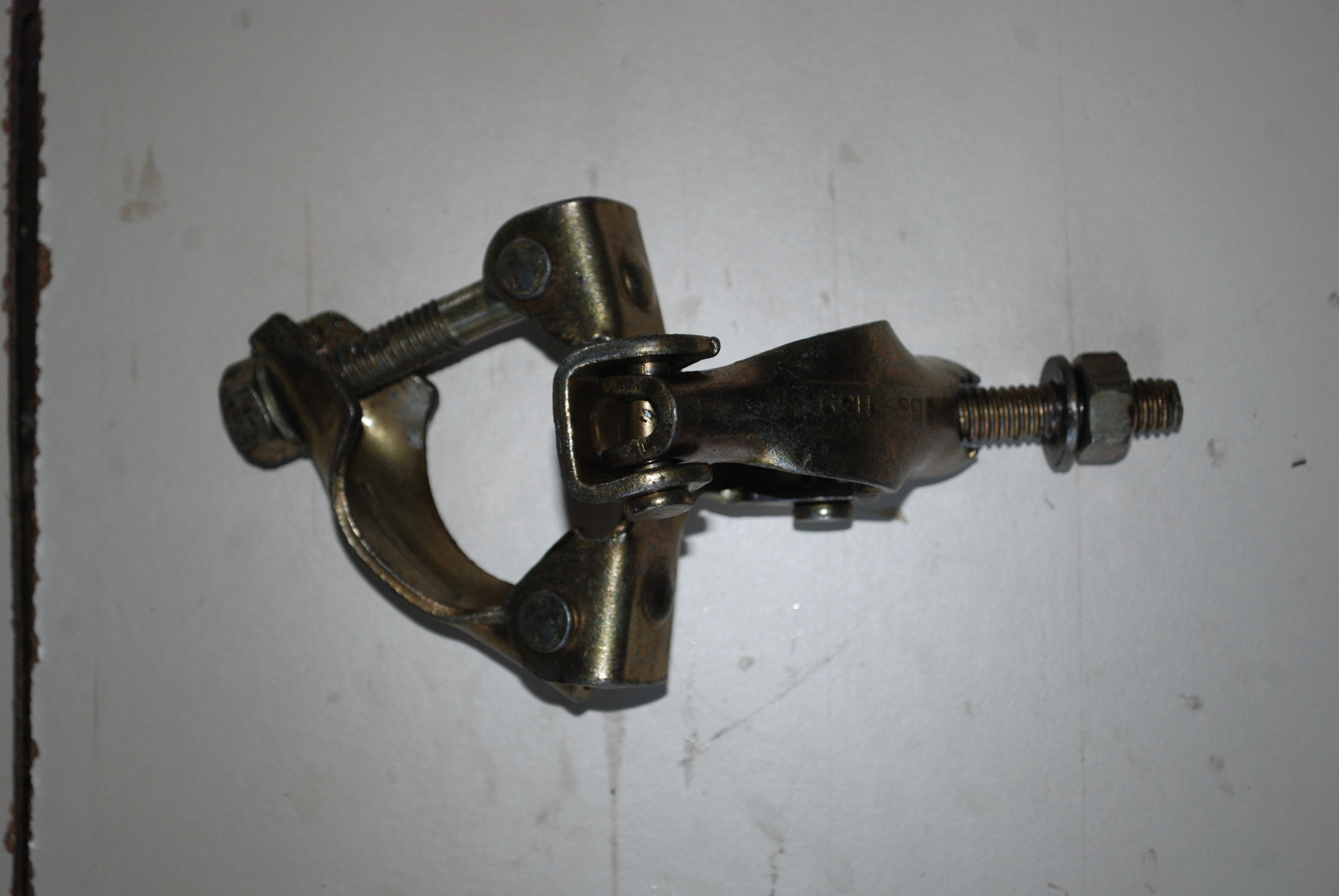 Sheet Metal Fix Coupler - 4mm Pressed Steel, 48.3mm X 48.3mm O.d., 40mm Nb Tube Connection, Electroplated Zinc, Rigid And Durable Design