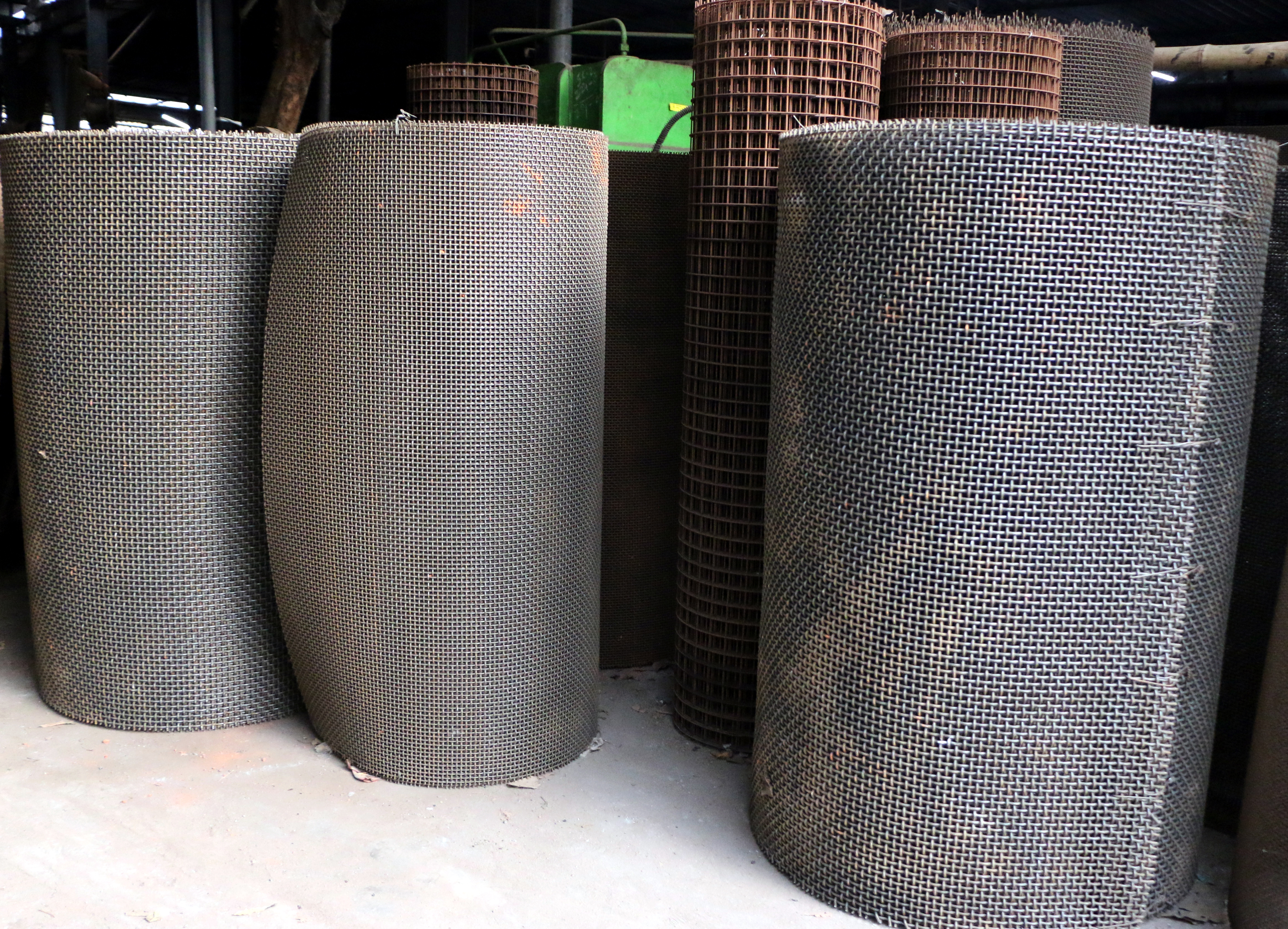 Crimped Wire Mesh - Coarse Ss, 30m X 1220mm | Durable, Rust-resistant, Long-lasting, High Capacity, Reliable Operation, Variable Mesh Size