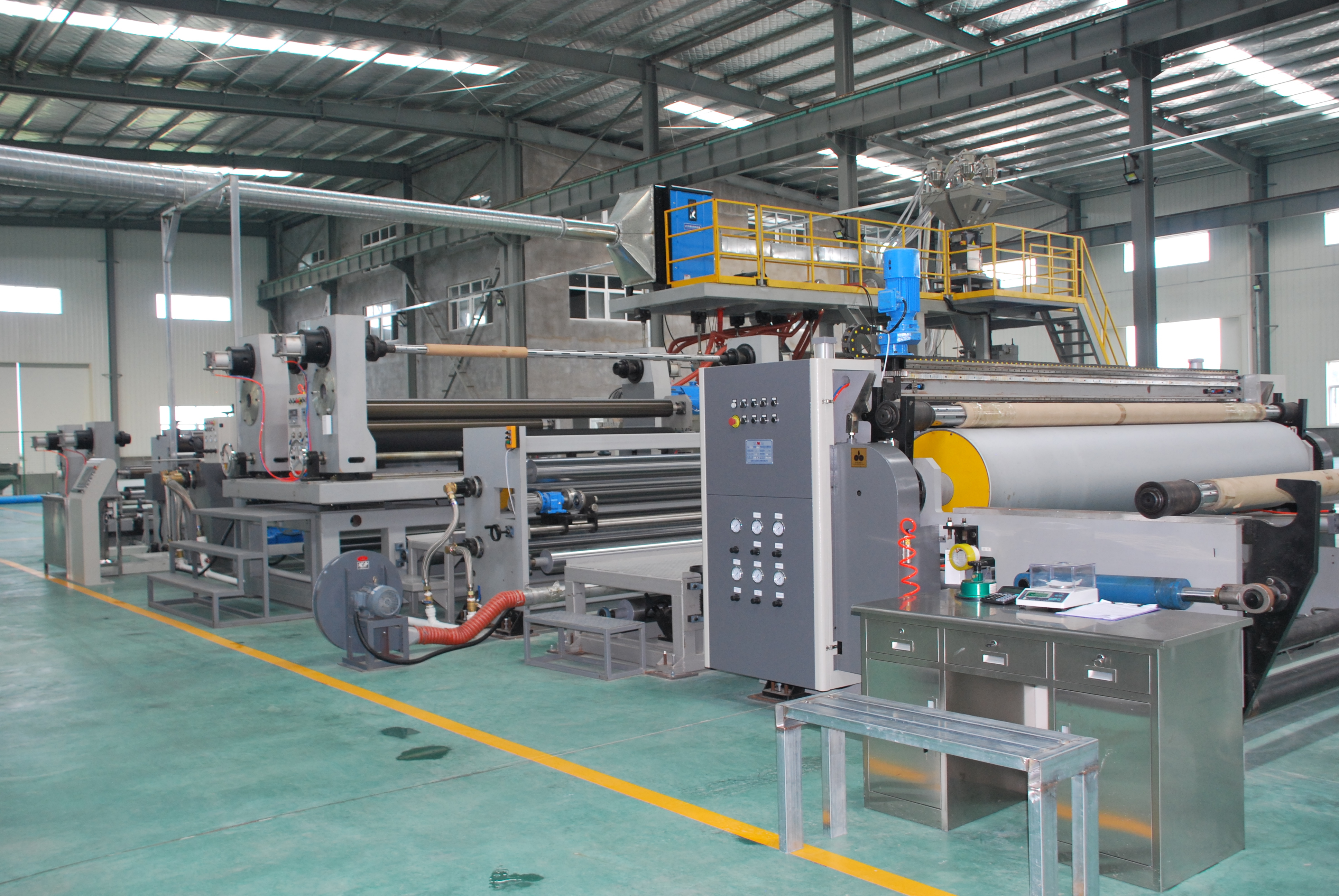 Extrusion Lamination Machine - Pp Material, 35x15x6 Cm, White Color | Plc Control, Automatic Grade, High Efficiency, User-friendly Touch Screen, Low Noise, Eco Friendly, 500,000 Capacity