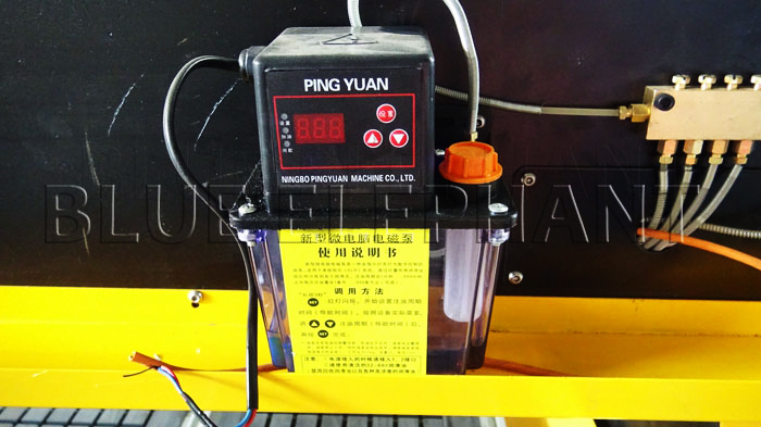 Vacuum Cleaning System 2040 3 Axis Woodworking Engraving Machine Cnc Router For Door Wooden Cutting