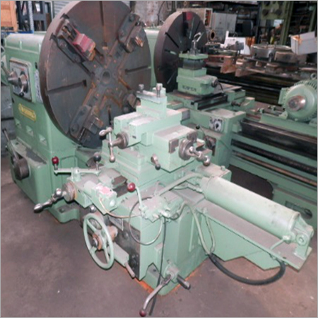 खराद मशीन का सामना करना पड़ रहा है