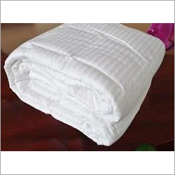 White 90X100 Fiber Comforter