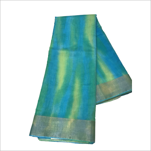 महिलाओं की हाथ से पेंट की गई साड़ी