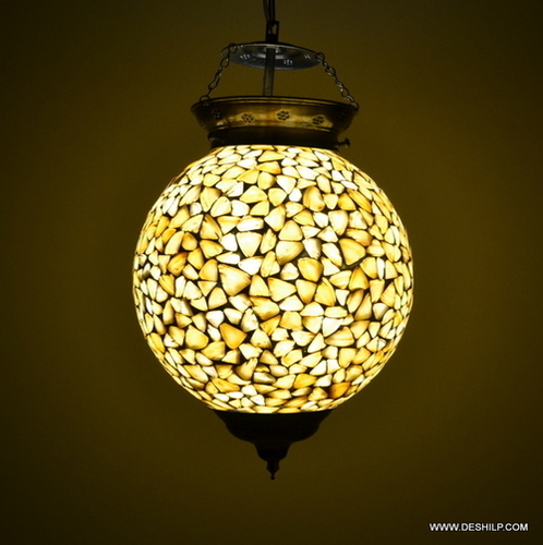 येलो राउंड ग्लास सीप डेकोर वॉल हैंगिंग