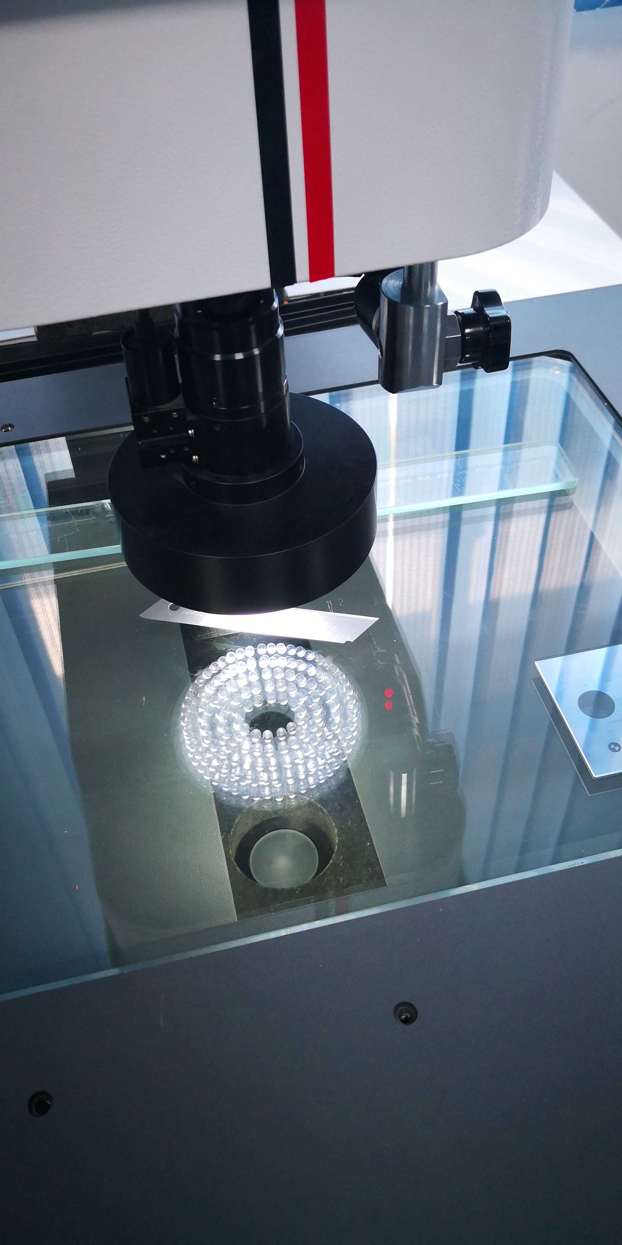 Sobekk E Series Manual Video Measuring Machine Capacity: 1.5 Ton/day