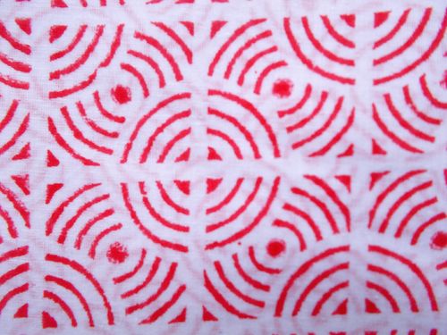 100% कॉटन पिंक (गुलाबी) रंग का कॉटन फ़ैब्रिक डिज़ाइन