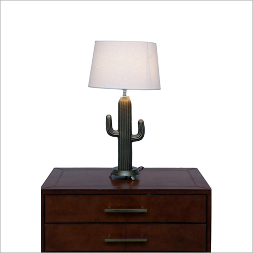 मैट ब्लैक ब्रास टेबल लैंप